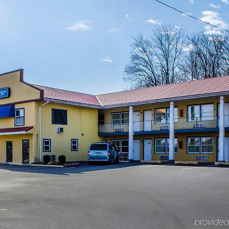 Relax Inn Льюисберг Экстерьер фото