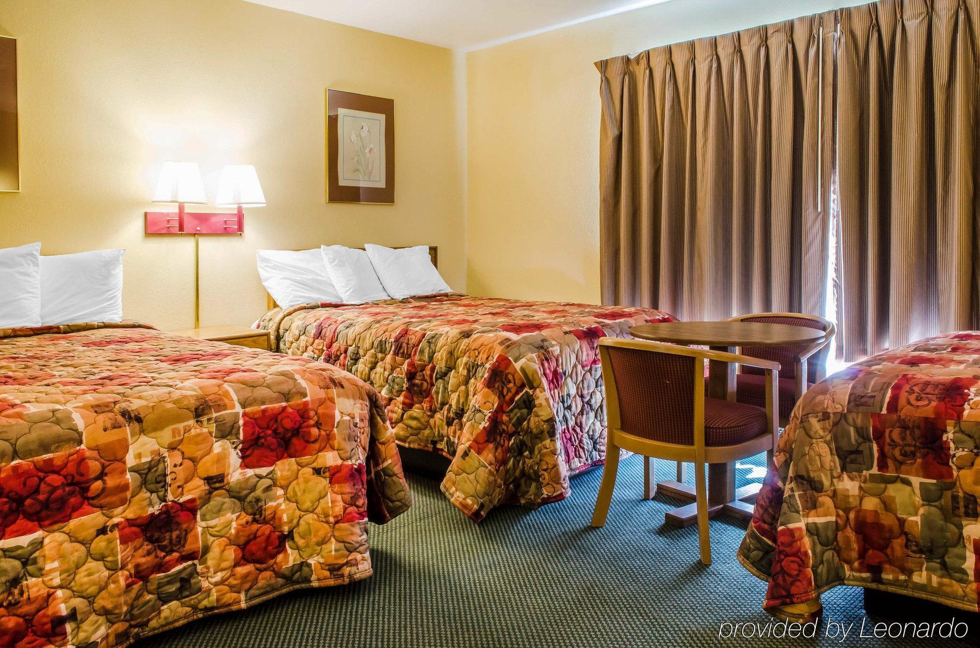 Relax Inn Льюисберг Экстерьер фото